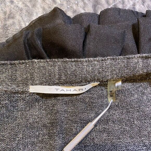 Tahari Charcoal Grey Wool Blend Sweater Size Medium - Picture 6 of 6